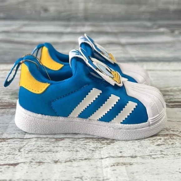 Adidas Superstar 360 Shoes Blue, White and Yellow Donald Duck Theme Size 4K.