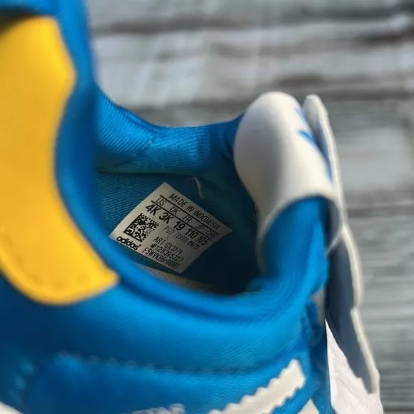 Adidas Superstar 360 Shoes Blue, White and Yellow Donald Duck Theme Size 4K.