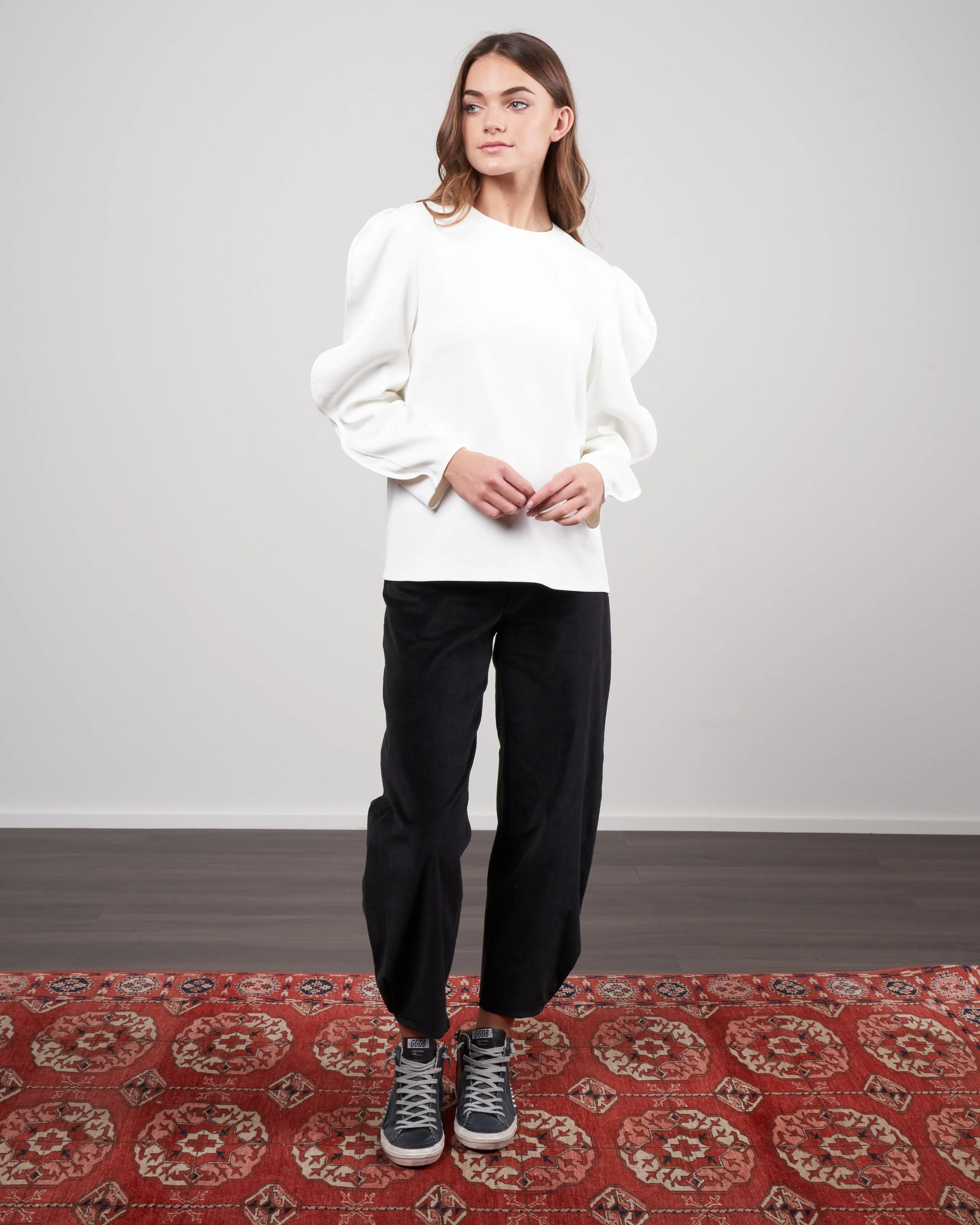 chalky drape scallop top - white