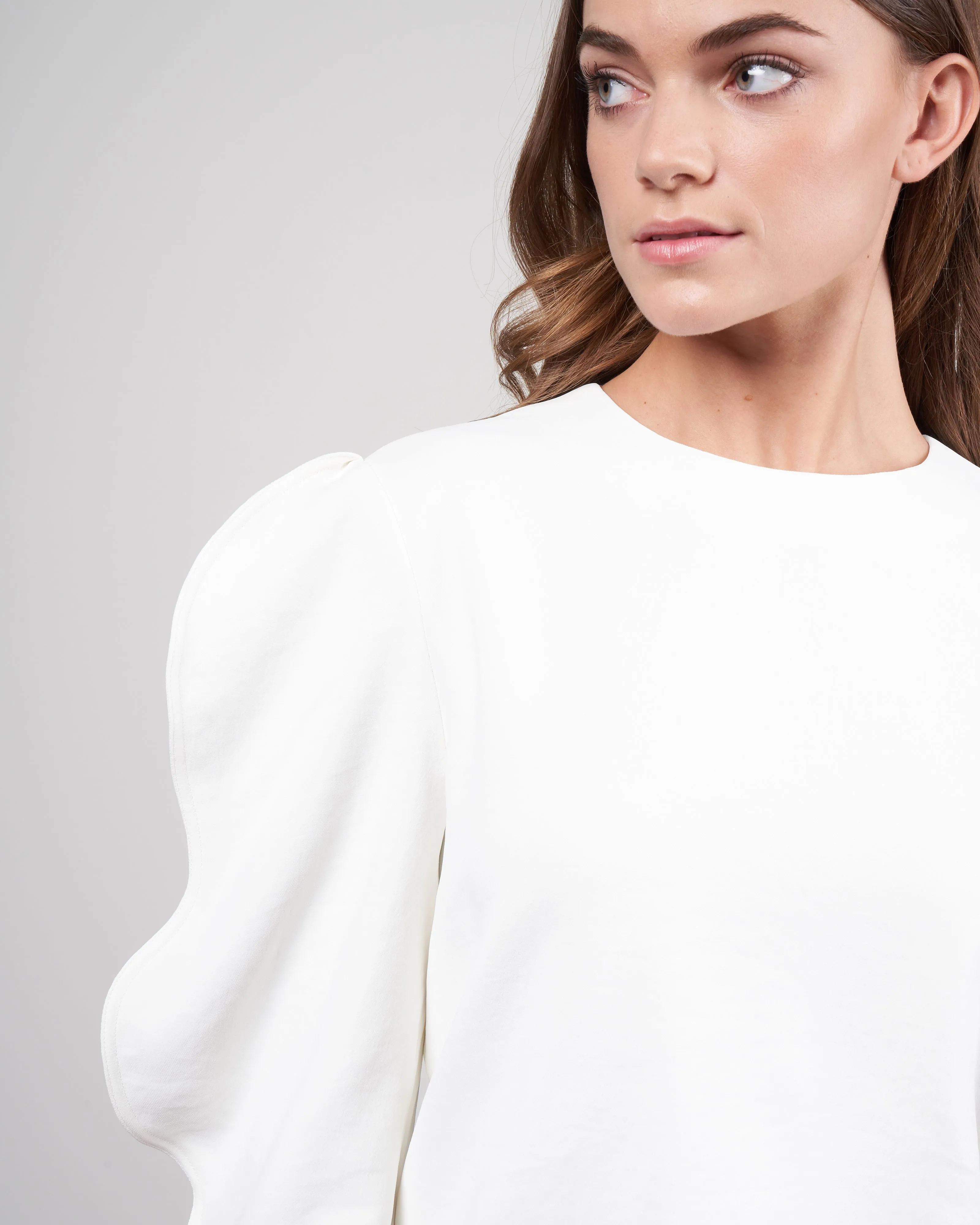 chalky drape scallop top - white