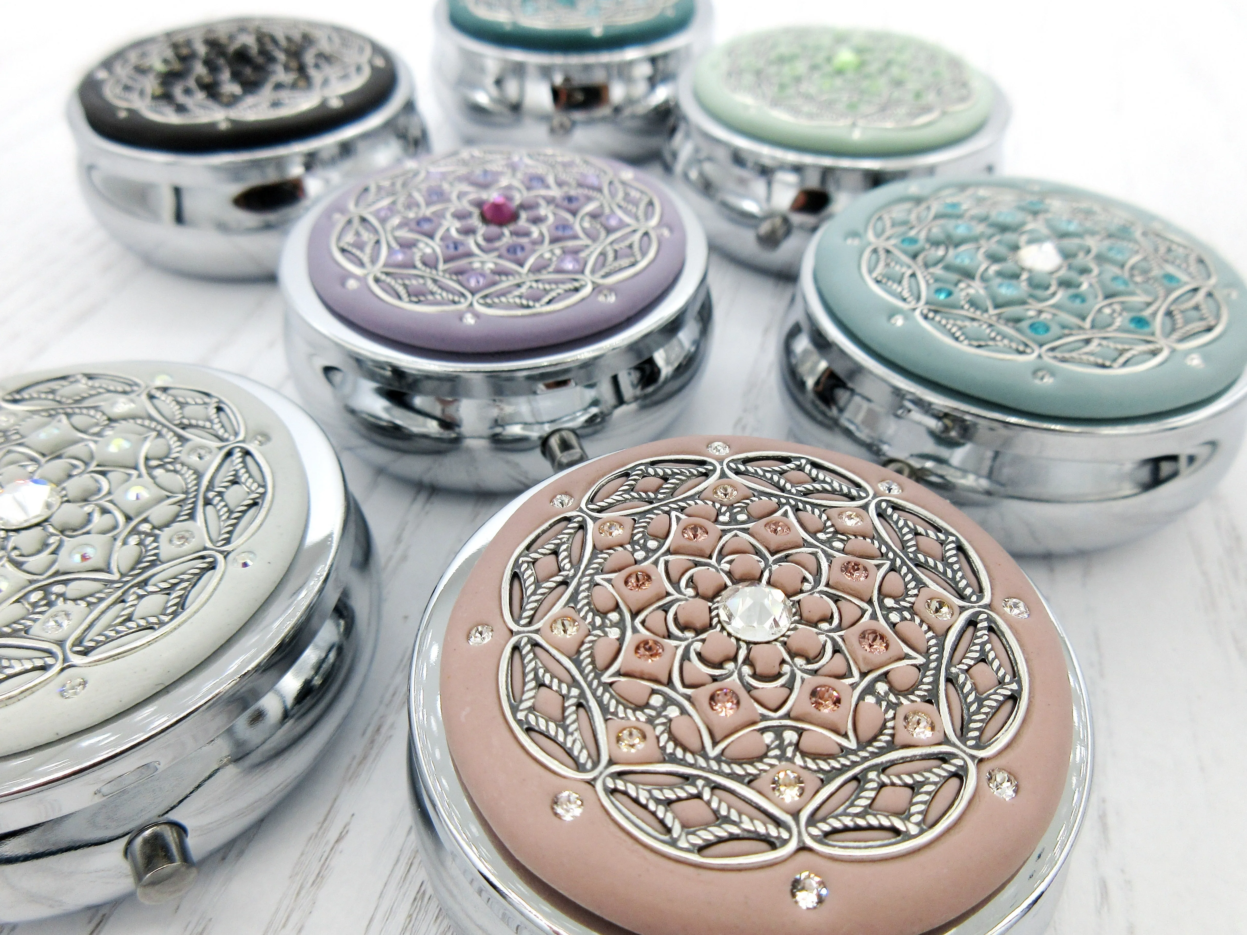 Classic Silver Lace Filigree Pill Box