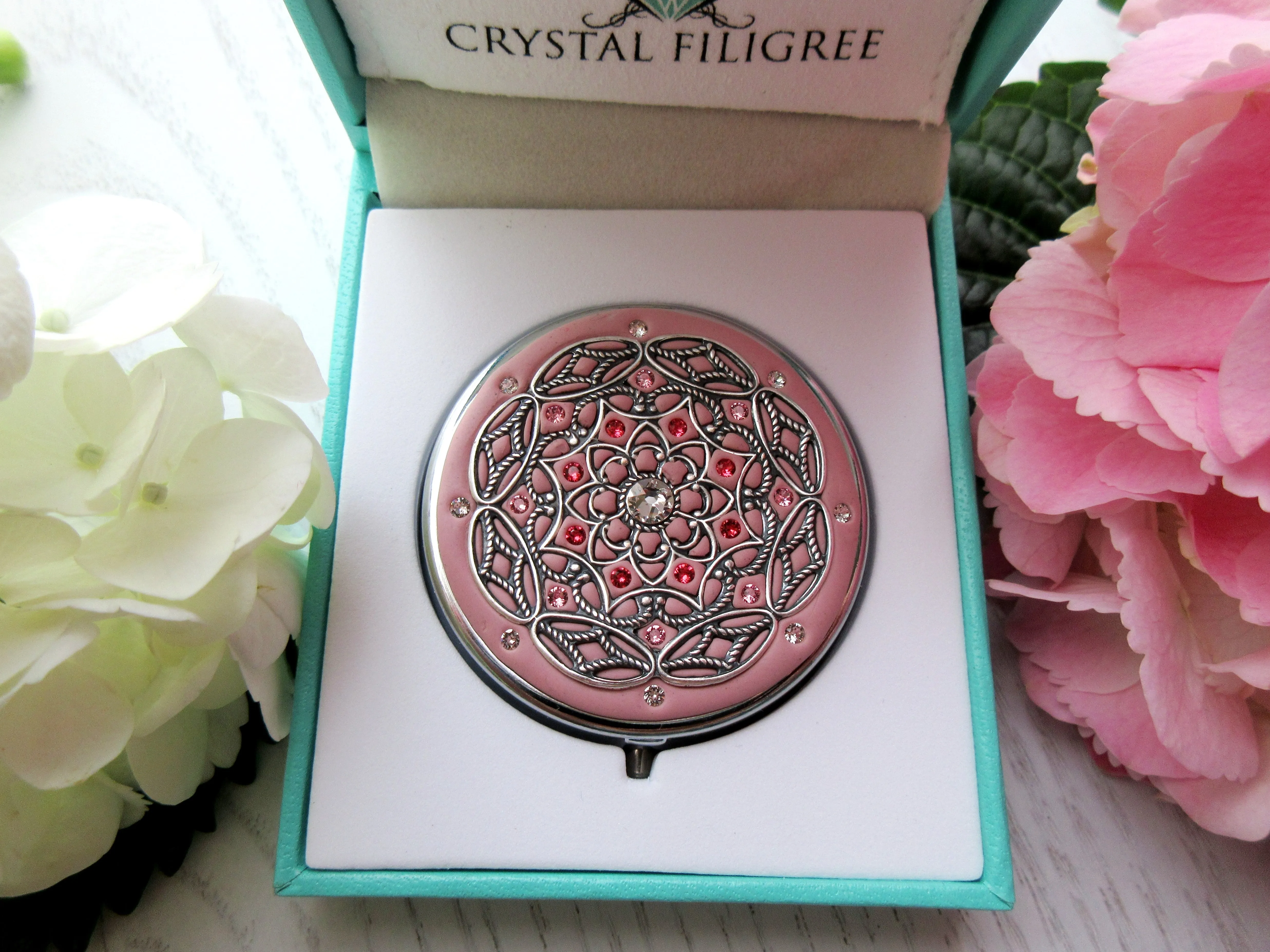 Classic Silver Lace Filigree Pill Box