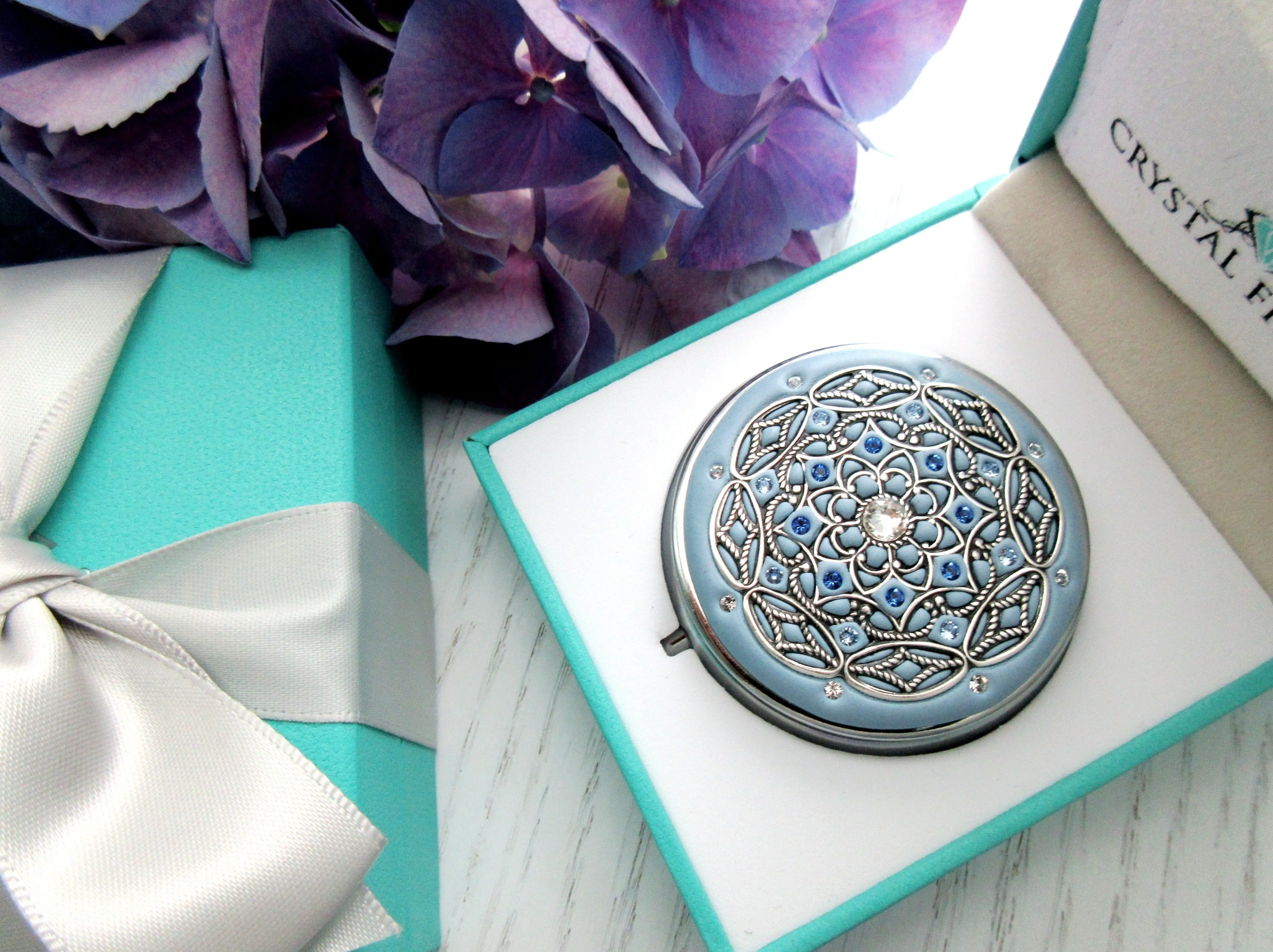 Classic Silver Lace Filigree Pill Box