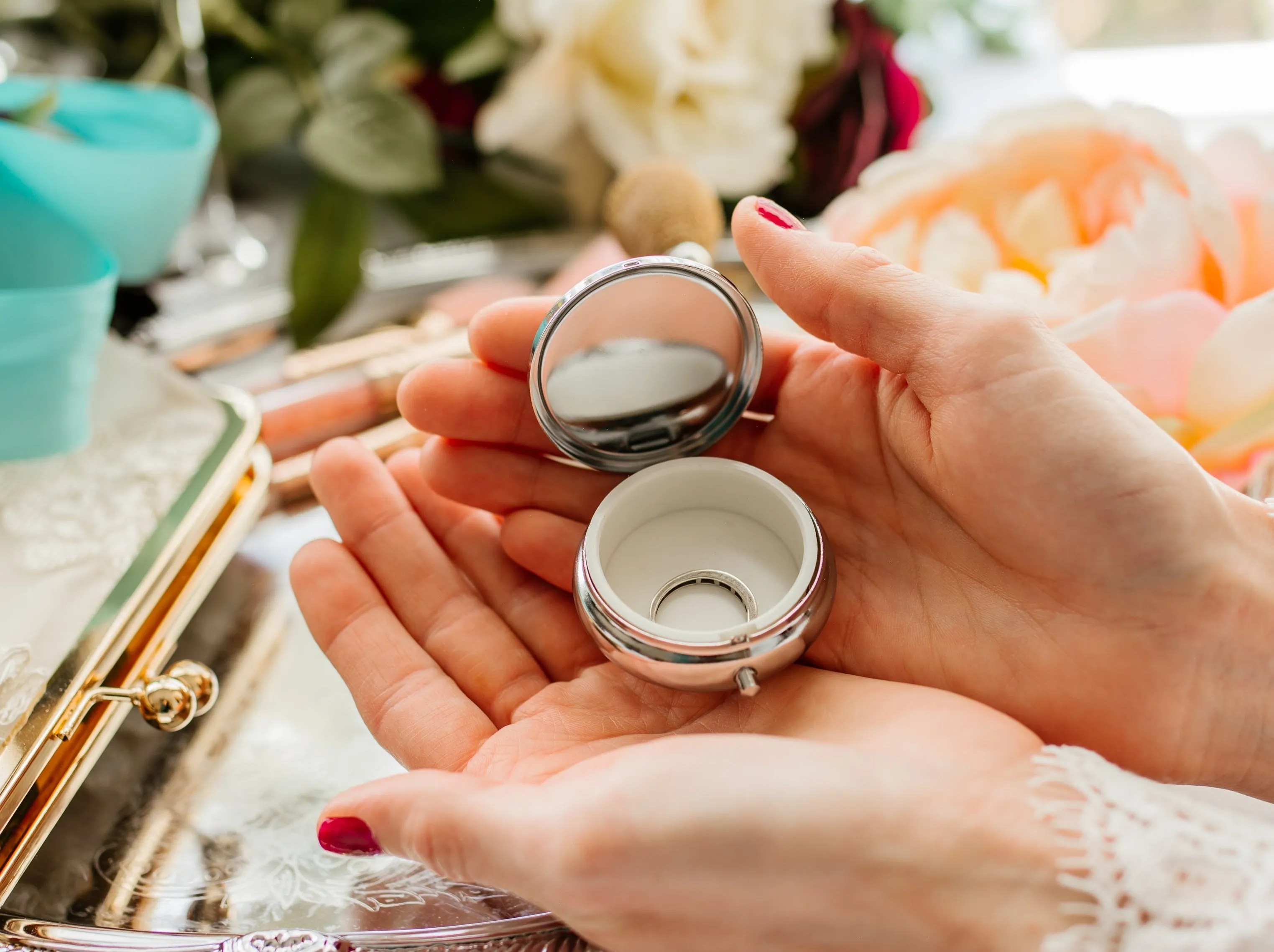 Classic Silver Lace Filigree Pill Box