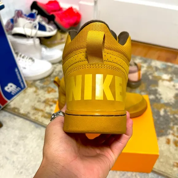 EUC Youth Size 7Y (Euro Sz 40) Nike Court Borough Mid GS Sneakers Haystack/Brown