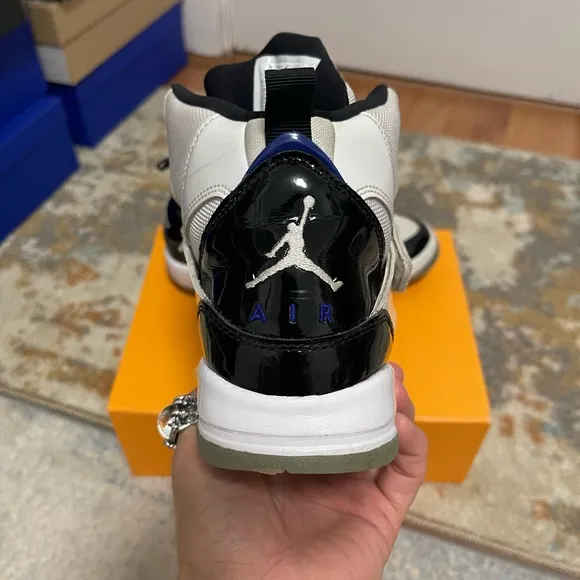 Fair Youth Size 4.5Y Air Jordan Flight 45 High Concord GS Sneakers White/Black