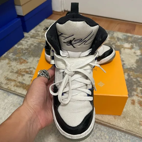 Fair Youth Size 4.5Y Air Jordan Flight 45 High Concord GS Sneakers White/Black