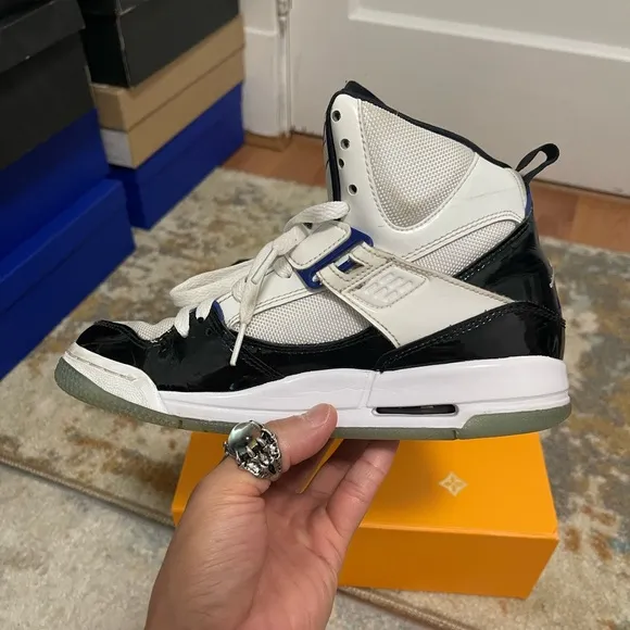 Fair Youth Size 4.5Y Air Jordan Flight 45 High Concord GS Sneakers White/Black