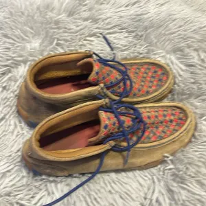 Fit like a size 4.5. Twisted x mocasin driving shoe