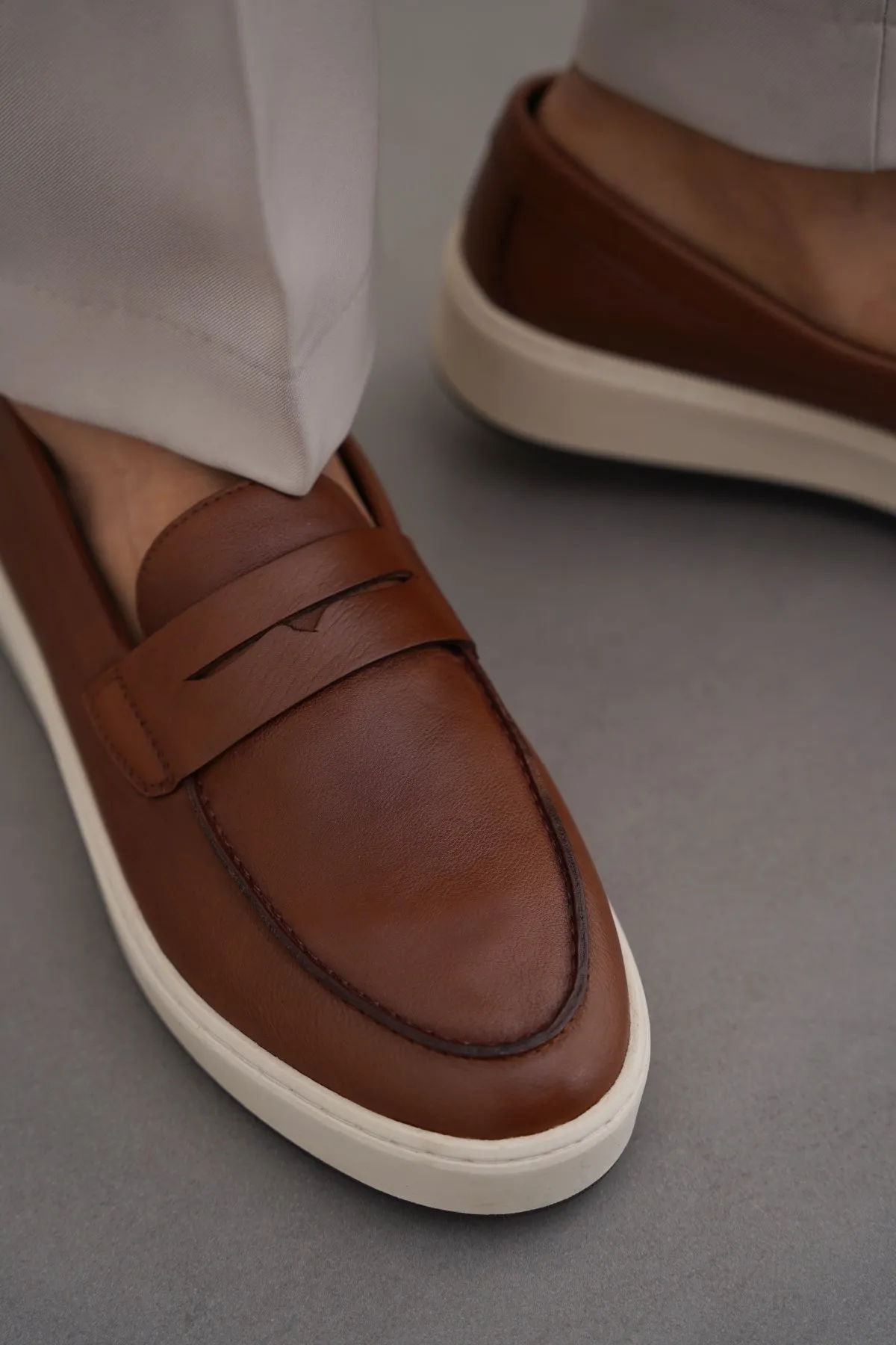 LEATHER SLIP-ON LOAFERS