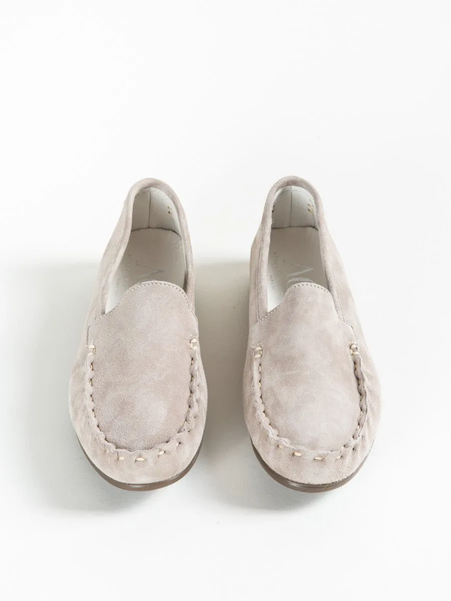 moccasin - dusty