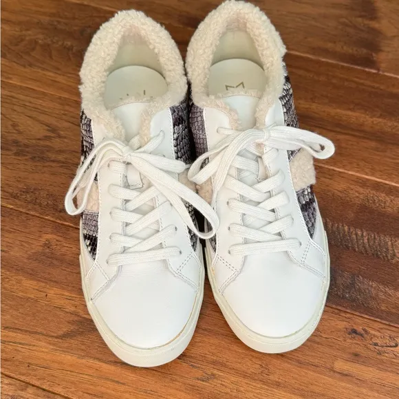 NEW Marc Fisher LTD mello leather sneakers perfect for fall Women’s size 9.5