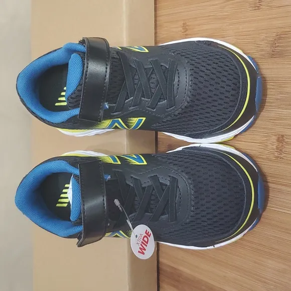 NIB 12 X-Wide Little Boys, 680 V6 Velcro Hook &amp; Loop Running Shoe by New Balance