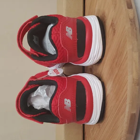 NIB 12 X-Wide Little Boys, 680 V6 Velcro Hook &amp; Loop Running Shoe by New Balance
