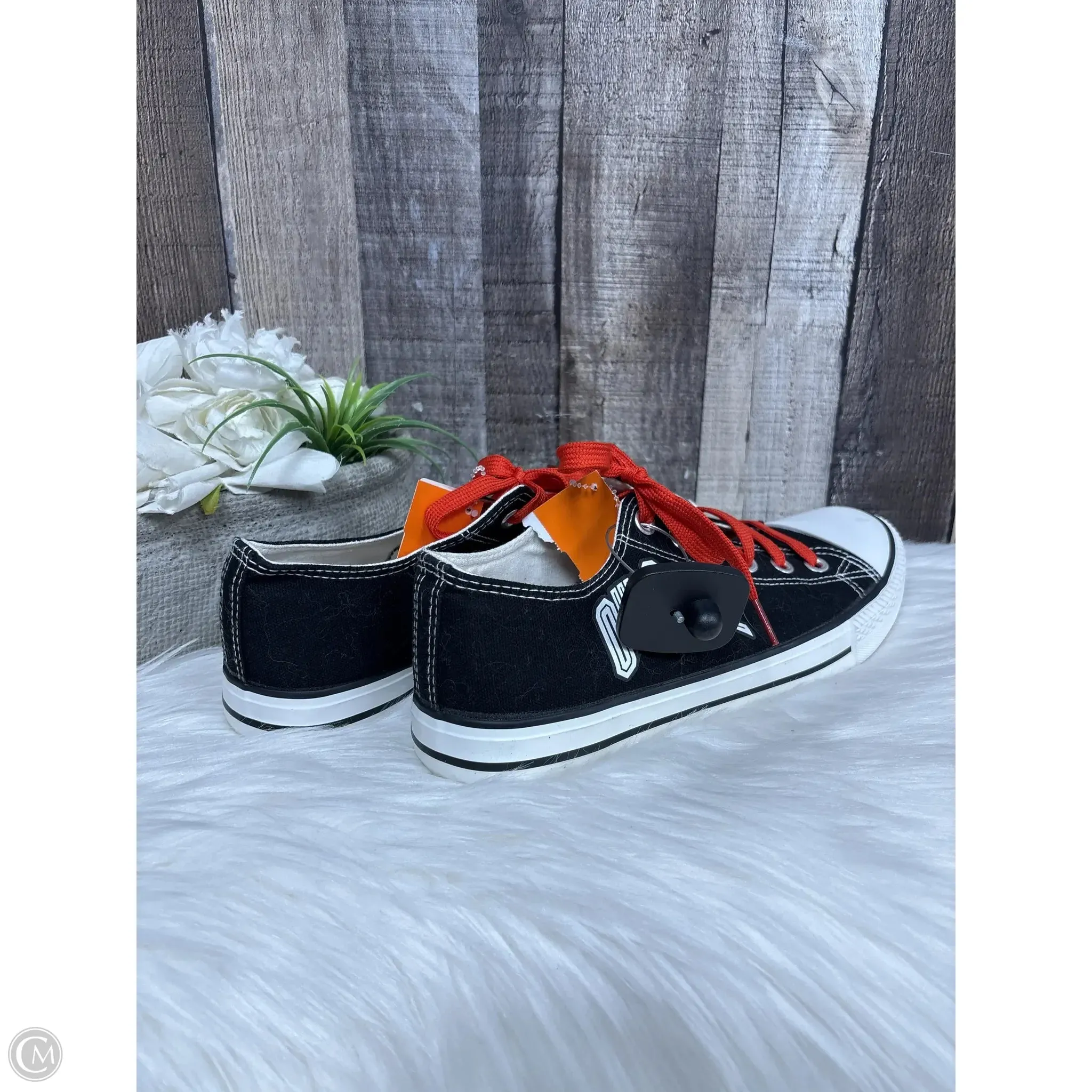 Shoes Sneakers By Cmf In Black, Size: 11.5