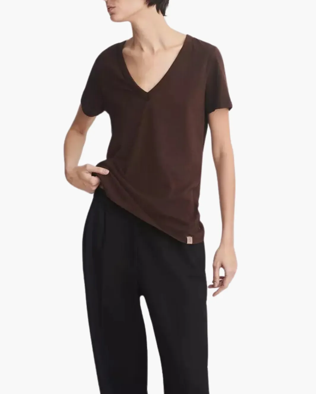 THE SLUB VEE IN DARK BROWN