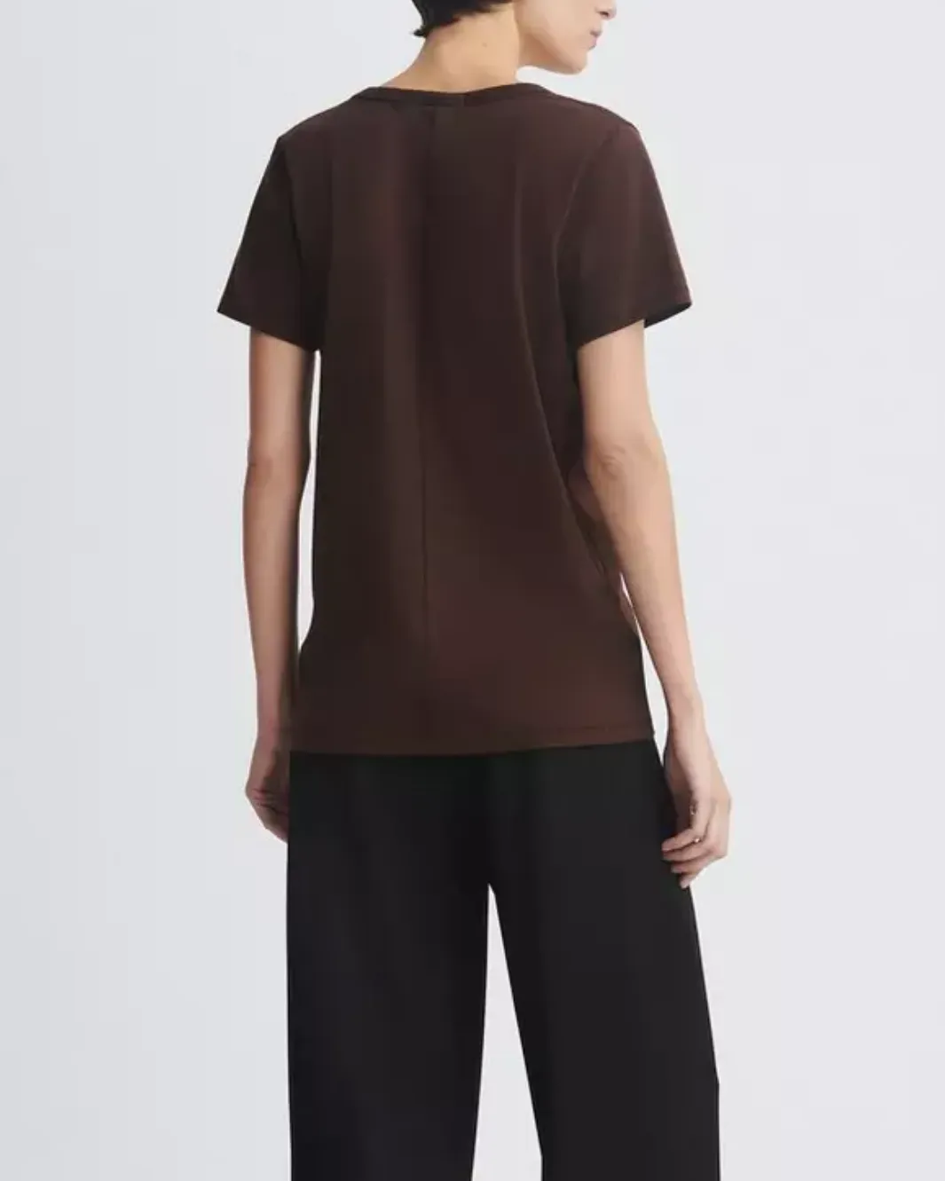 THE SLUB VEE IN DARK BROWN